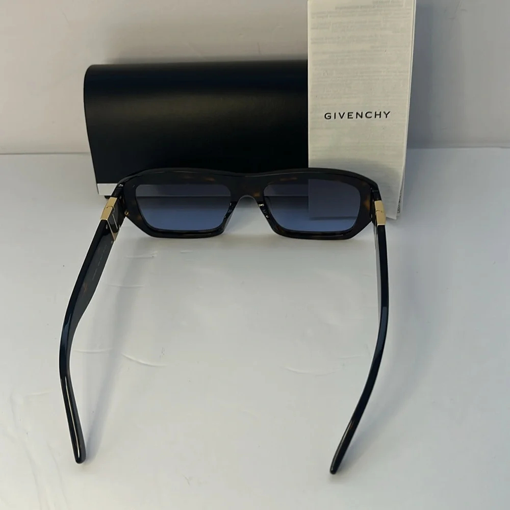 💯 - New Authentic GIVENCHY GV40036U 52W Men Sunglasses